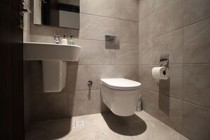 Classic Room | Bathroom - Mirage Residences - One Bedroom (Accra)