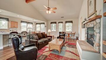 TV, fireplace, DVD player