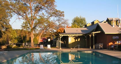 Carson Hill Cottage-Spacious Getaway