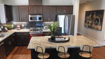 Fridge, microwave, oven, stovetop