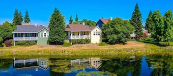 Golden Rule Cottage-located on golfcourse