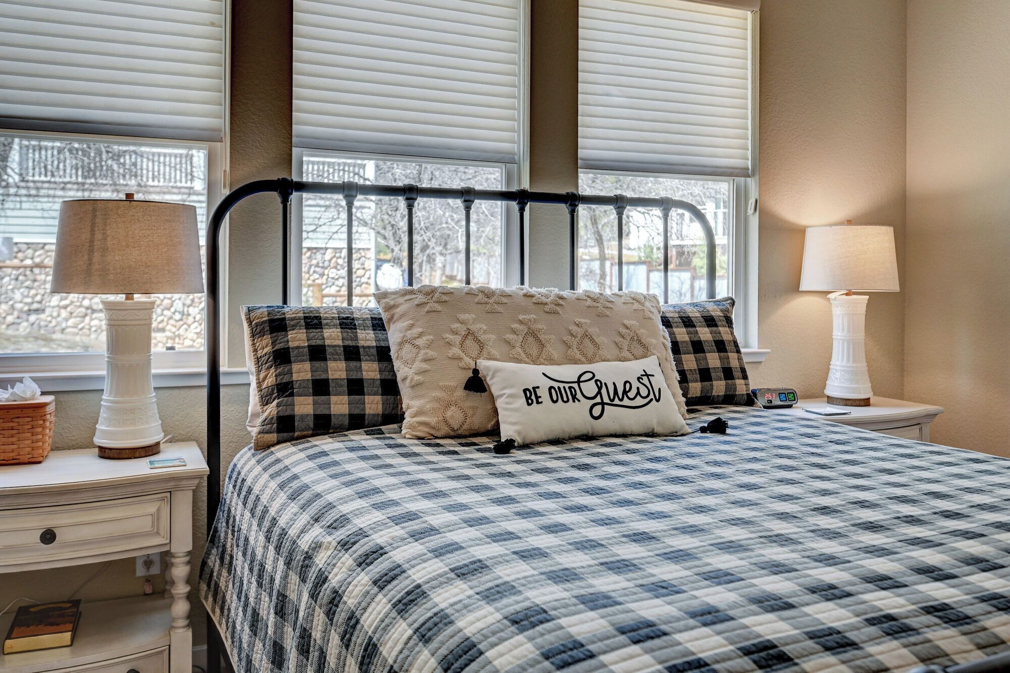 3 bedrooms, iron/ironing board, WiFi, bed sheets