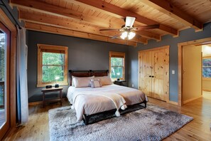 4 bedrooms, free WiFi, bed sheets