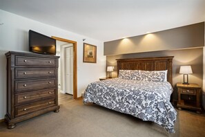 3 bedrooms, free WiFi, bed sheets - Enjoy This Exquisite Three-Bedroom, Three-Bathroom Highridge Condo A16! (Killington)