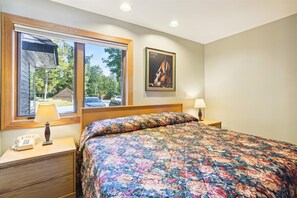 2 bedrooms, free WiFi, bed sheets - Charming Highridge Condo F2: Access to Pool, Hot Tub, and More! (Killington)