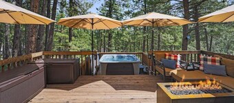 Flagstaff w/ Gorgeous Forest View, Hot Tub, A/C, Game Room & Close to Downtown!