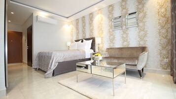 Design Room | 2 bedrooms, individually decorated, individually furnished, desk