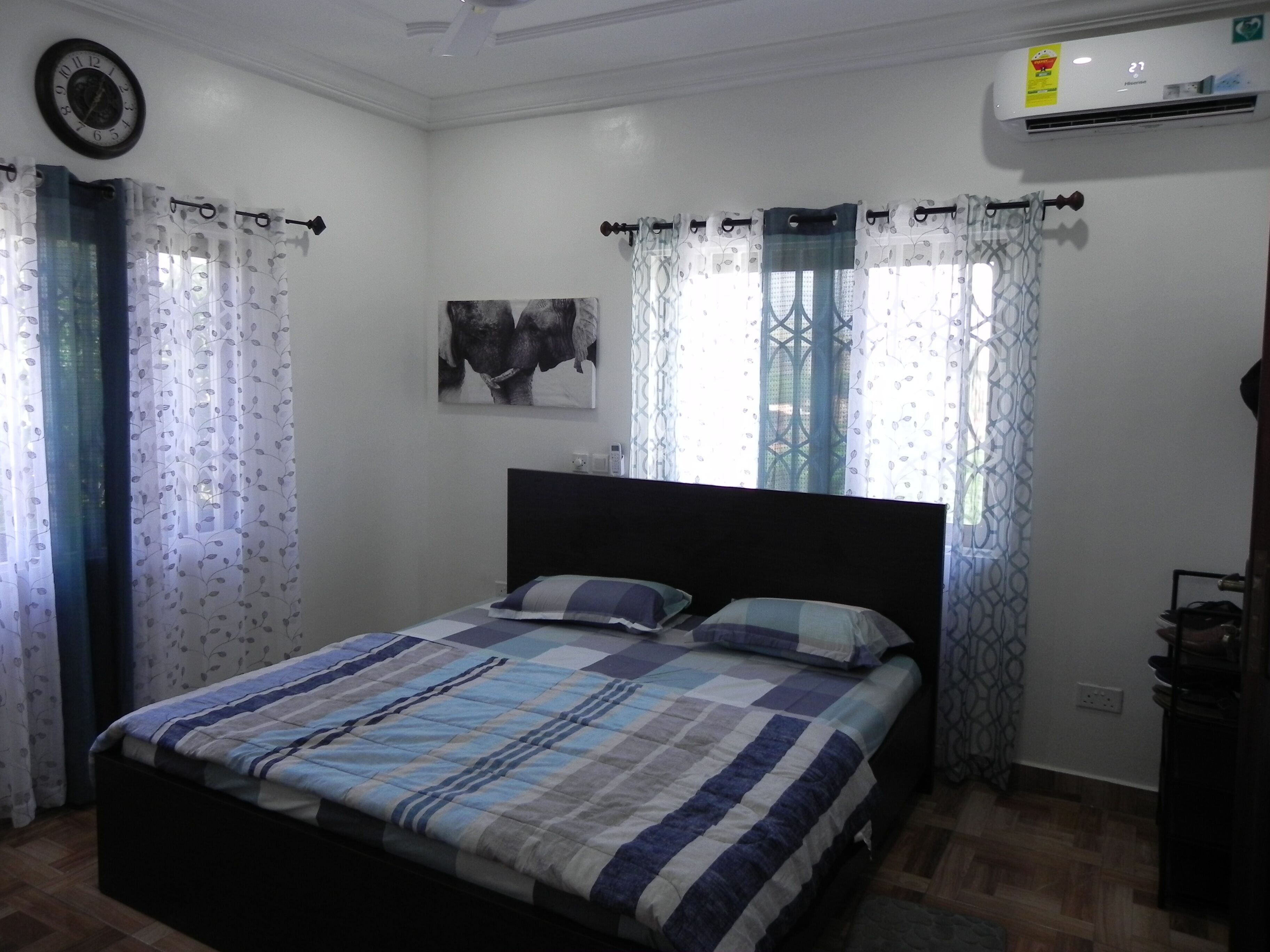 2 slaapkamers, een kluis op de kamer, een strijkplank/strijkijzer