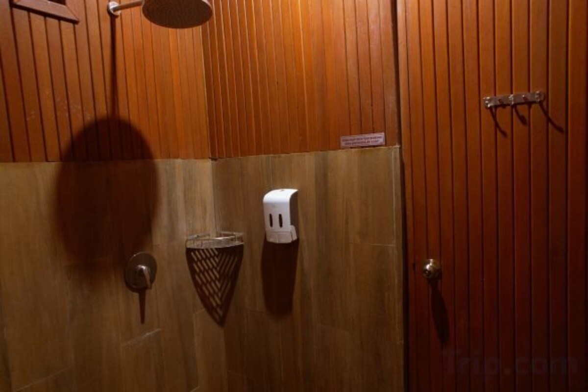 Bathroom | Towels, soap, toilet paper