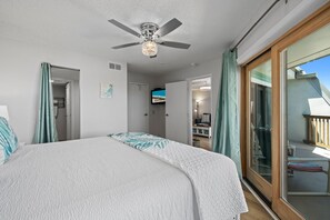 2 bedrooms, iron/ironing board, free WiFi, bed sheets - La Mirage Condo 312 Beachfront Resort Condominiums with Private Boardwalk (Port Aransas)