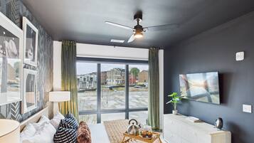 2 bedrooms, iron/ironing board, travel cot, free WiFi