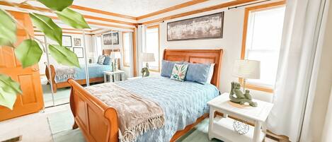 2 bedrooms, desk, iron/ironing board, free WiFi