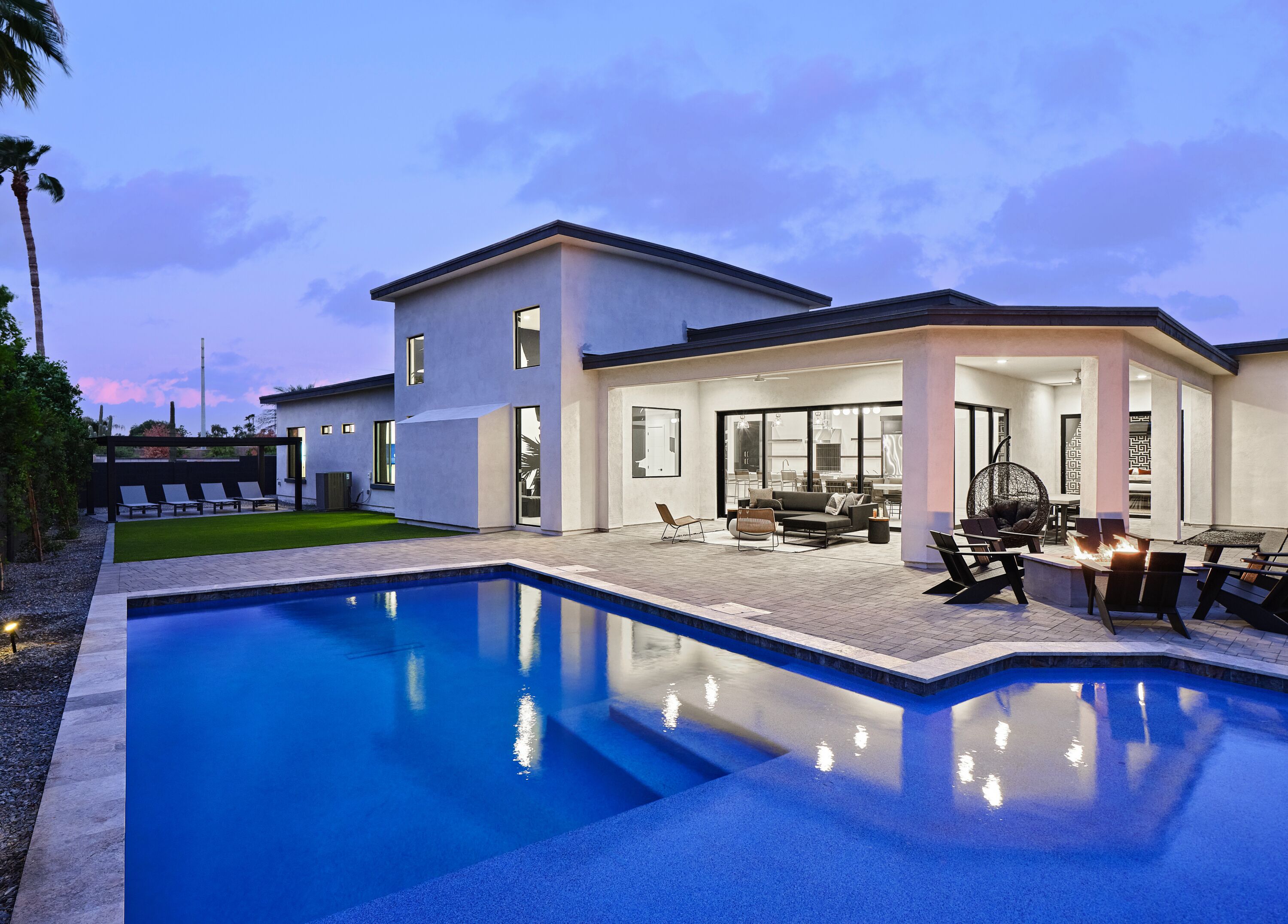 حمّام سباحة مُدفَّأ