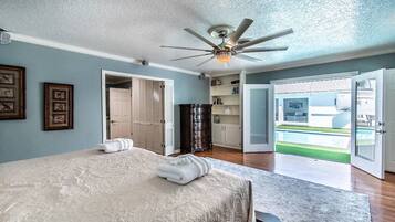 4 bedrooms, iron/ironing board, travel cot, WiFi