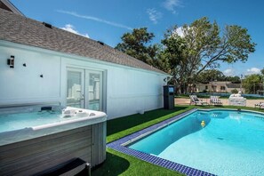 Pool - Ocean View + Poolside Opulence Tennis (Corpus Christi)