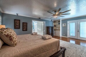 5 bedrooms, iron/ironing board, WiFi, bed sheets - Ocean View + Poolside Opulence Tennis and HotTub (Corpus Christi)