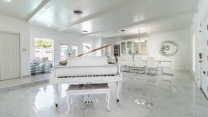 Unclassified image, 4 of 48, button - Ocean View + Poolside Opulence Tennis (Corpus Christi)