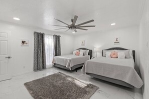 3 chambres, fer et planche à repasser, lit parapluie, Wi-Fi