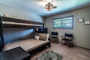 6 Schlafzimmer, Bügeleisen/Bügelbrett, Reisekinderbett, WLAN