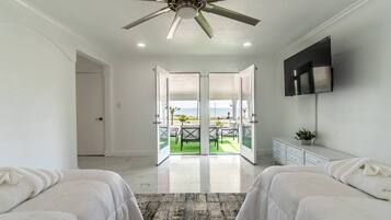 4 bedrooms, iron/ironing board, WiFi, bed sheets