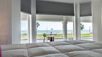 4 habitaciones, tabla de planchar con plancha, cuna de viaje y wifi