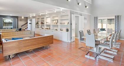 Ocean Drive Oasis w Hot Tub Awaits