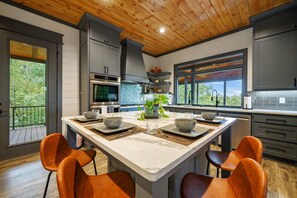 Fridge, microwave, oven, stovetop - Reclaiming My Time - a Luxury Mountain Experience - 5 Bed/5-1/2 Bath (Broken Bow)