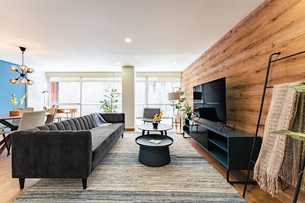 TV - VH | Condesa great location Near parks | 166 (Ciudad de México)