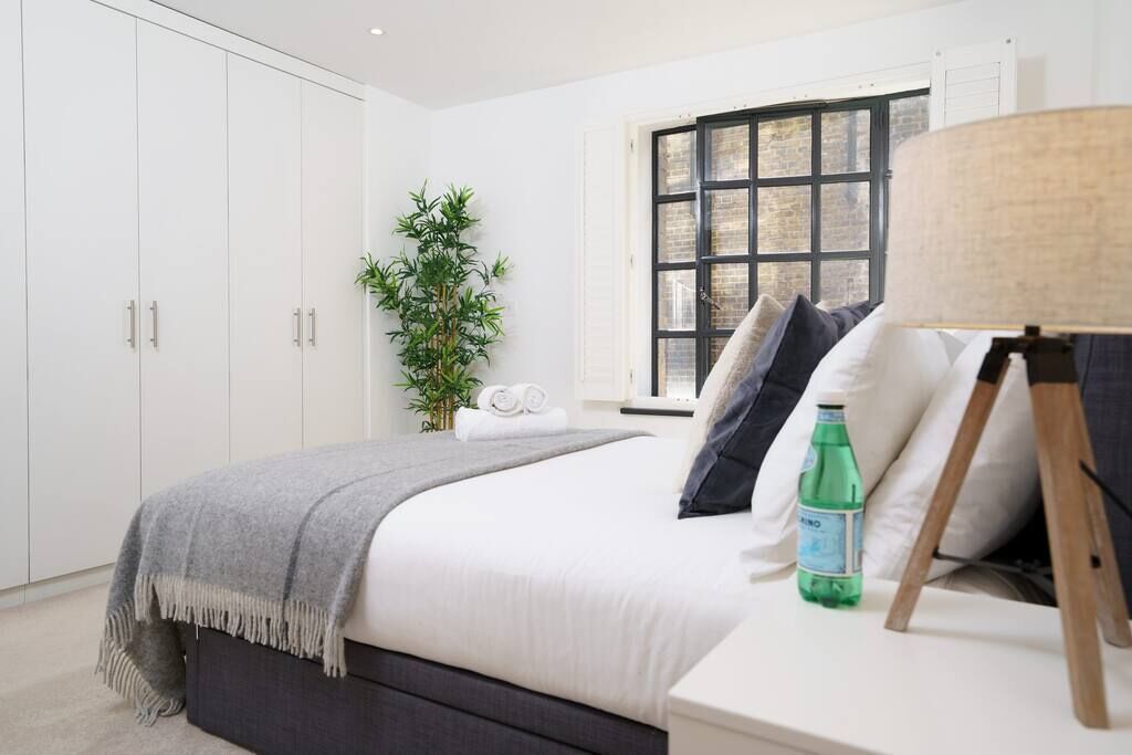 1 habitación, tabla de planchar con plancha, wifi gratis y ropa de cama 