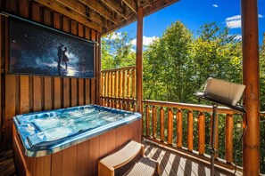 Tina de hidromasaje al aire libre