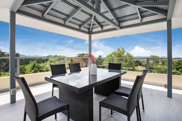 Rooftop terrace - Seaview Pool Villa Dragon D in Tropics (Chalong)