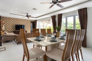 In-room dining - Seaview Pool Villa Dragon D in Tropics (Chalong)