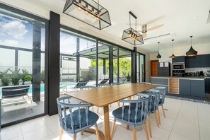 Villa Premium | Restauration dans la chambre