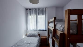 2 dormitorios, tabla de planchar con plancha, wifi y ropa de cama