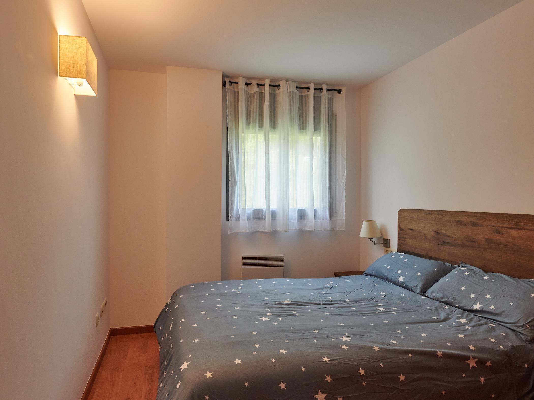 2 dormitorios, tabla de planchar con plancha, wifi y ropa de cama