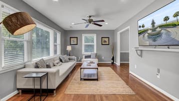 Smart-TV, Bücher, Drucker