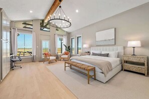 4 habitaciones, tabla de planchar con plancha y cuna de viaje 