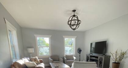 "BEE Home away from Home!"
A pioneer charmer, fully updated with buzzing decor.