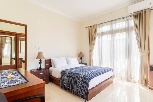 1 bedroom, desk, laptop workspace, WiFi (free) - Jenna Residence Denpasar (Denpasar)