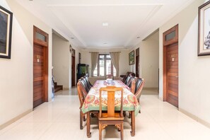 One Bedroom Apartment | Dining room - Jenna Residence Denpasar (Denpasar)