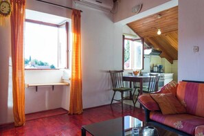 Télévision, chaîne hi-fi