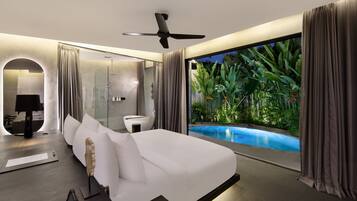 Exclusive Villa | Minibar, in-room safe, desk, laptop workspace