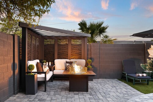 Group Fun HQ with Hot Tub + Bar, Heated Pool, Game Room & Lounge Near Old Town