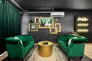 Interior - Group Fun HQ with Hot Tub + Bar, Heated Pool, Game Room & Lounge Near Old Town (Scottsdale)