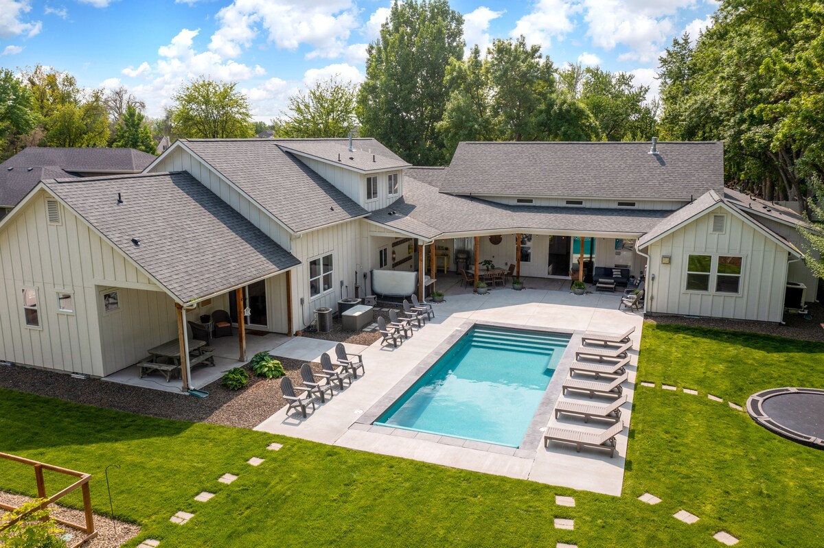 
Grand urban farmhouse w/private heated pool