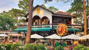Coffee shop