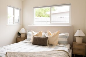 Room - Surf Cottage w/Private Pool and Fire Pit Close to La Jolla Beaches (San Diego)