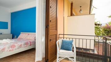 2 bedrooms, iron/ironing board, bed sheets