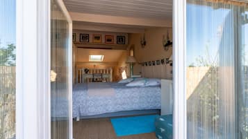 1 slaapkamer, een strijkplank/strijkijzer, gratis wifi, beddengoed