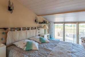 1 slaapkamer, een strijkplank/strijkijzer, gratis wifi, beddengoed